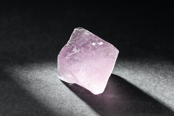 L'art ancien de la lithothérapie : tout sur les pierres naturelles