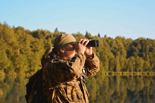 Jumelles ou monoculaire: comparatif, test et avis