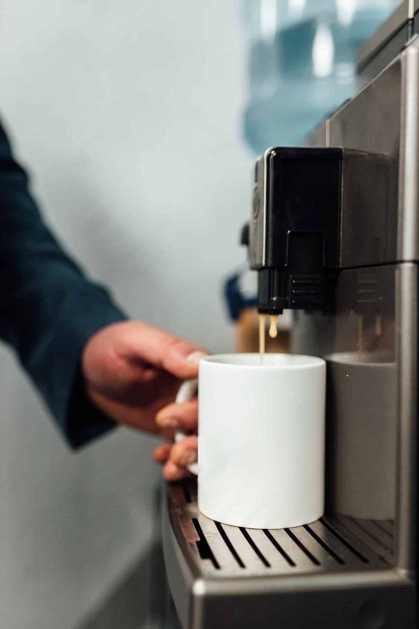 Comment bien choisir une machine à café pour bureau?