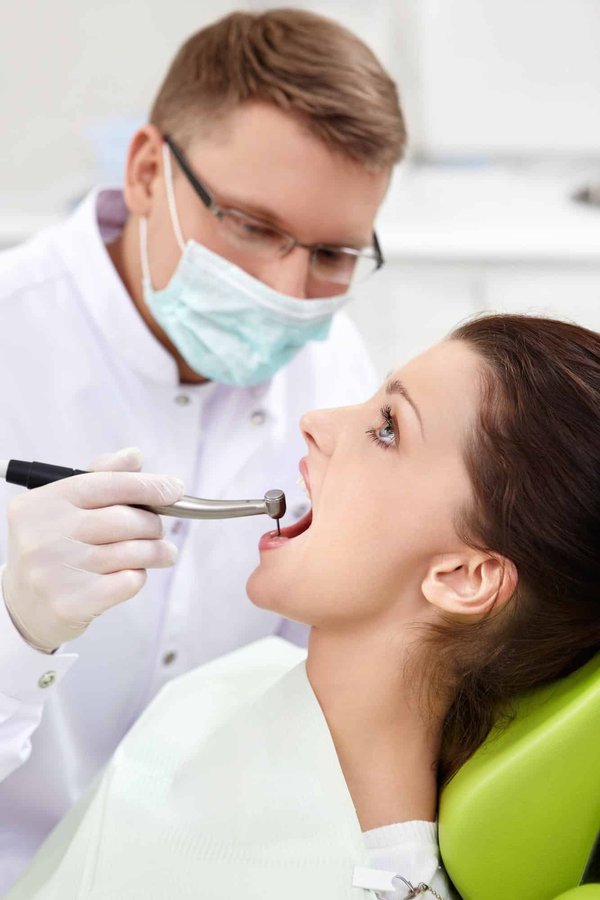 Comment prendre en charge les soins dentaires de routine avec un plan de traitement personnalisé chez les dentistes du Plateau Mont-Royal ?